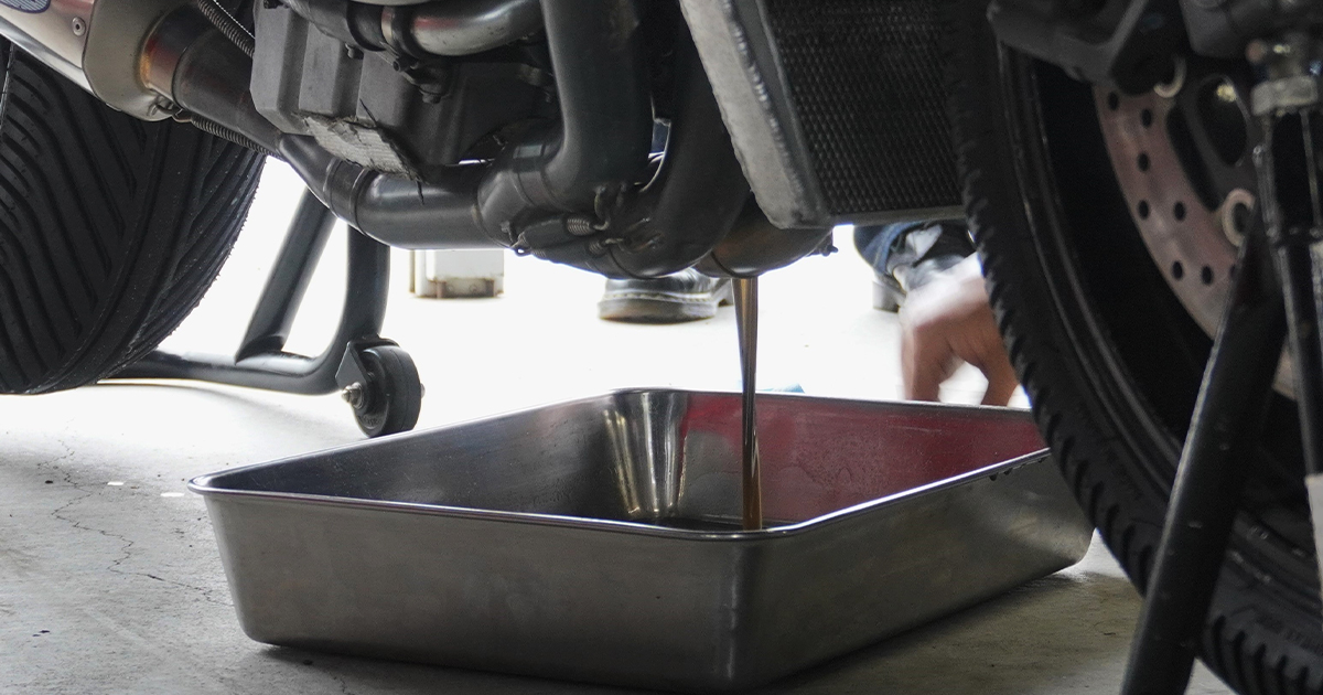 Ciri-Ciri Mobil Perlu Ganti Oli